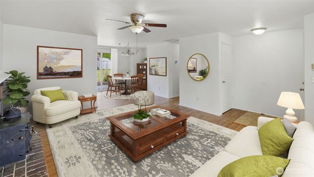 20122 32nd Avenue W, Lynnwood, WA 98036