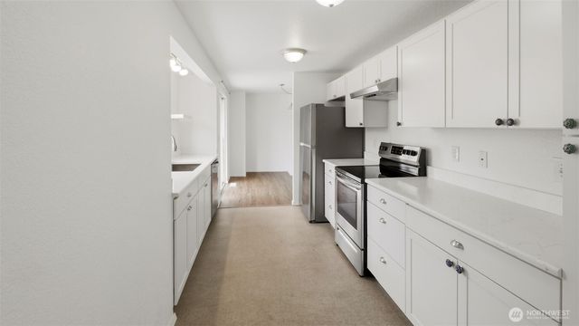 20122 32nd Avenue W, Lynnwood, WA 98036