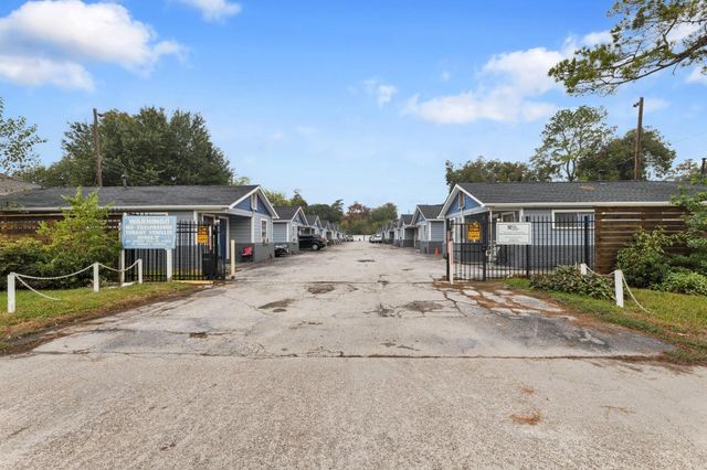 4203 Hirsch Road 12, Houston, TX 77026