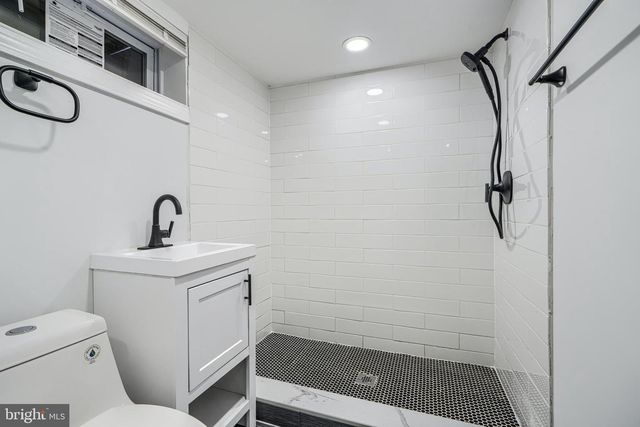 4400 MANORVIEW RD, Baltimore, MD 21229