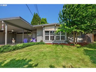 52396 Sw 2ND St, Scappoose, OR 97056