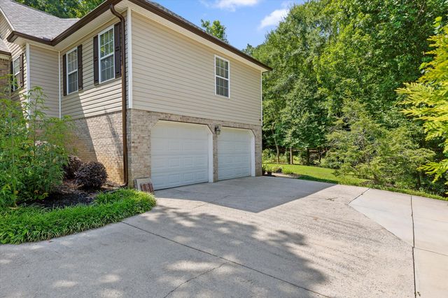 5000 Dellwood Drive, Rossville, GA 30741