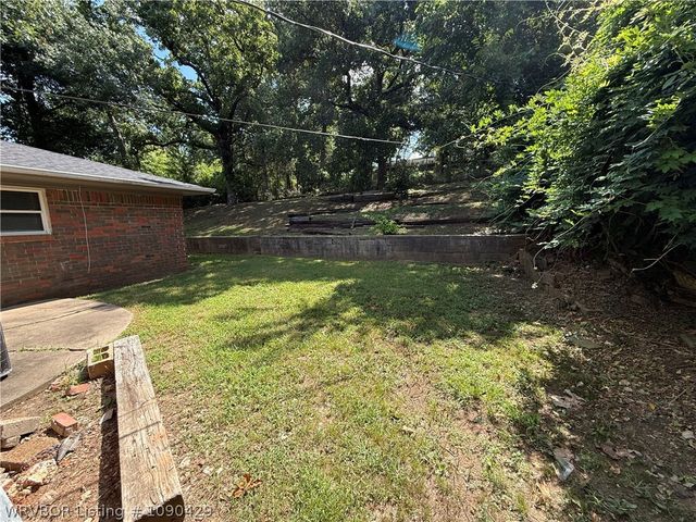 1202 N 28th Street, Van Buren, AR 72956