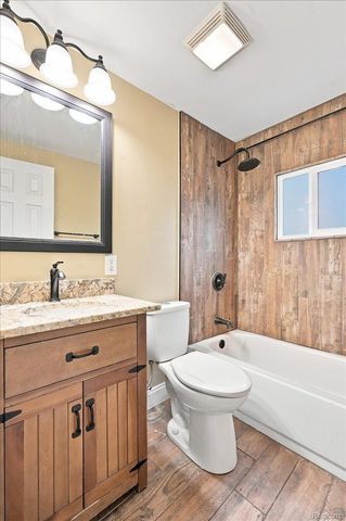 2428 Circle Drive, West Bloomfield Charter Township, MI 48324