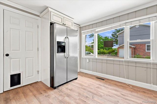2428 Circle Drive, West Bloomfield Charter Township, MI 48324