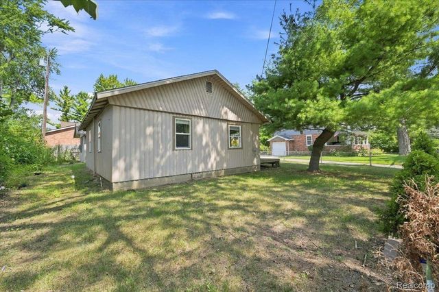 2428 Circle Drive, West Bloomfield Charter Township, MI 48324