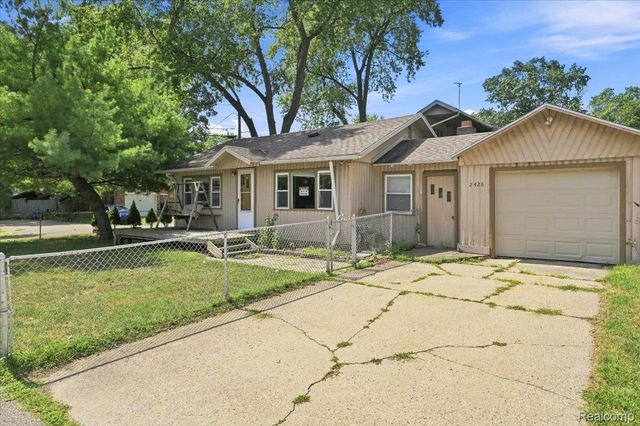 2428 Circle Drive, West Bloomfield Charter Township, MI 48324