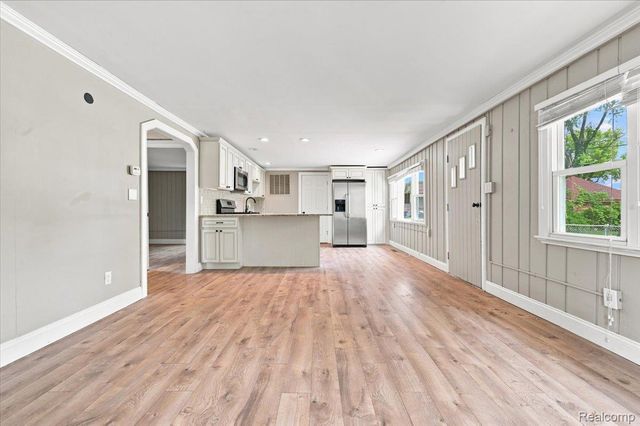 2428 Circle Drive, West Bloomfield Charter Township, MI 48324