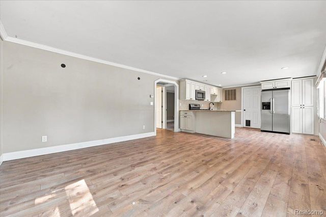 2428 Circle Drive, West Bloomfield Charter Township, MI 48324