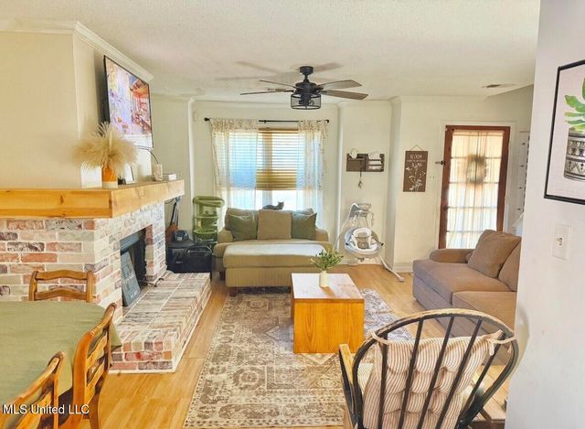 6915 Maury Drive, Olive Branch, MS 38654