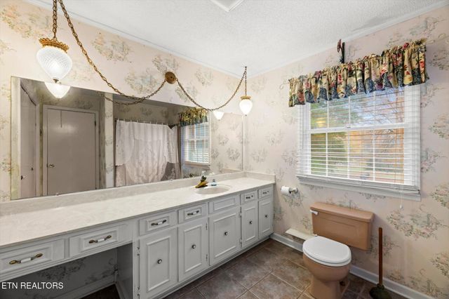 1756 County Road 700, Riceville, TN 37370
