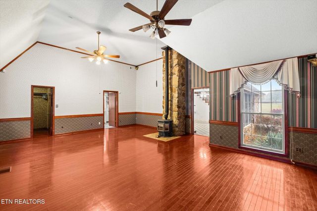 1756 County Road 700, Riceville, TN 37370