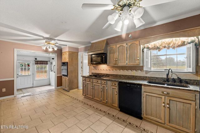 1756 County Road 700, Riceville, TN 37370