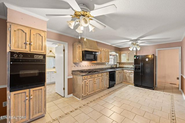 1756 County Road 700, Riceville, TN 37370