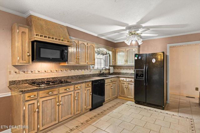 1756 County Road 700, Riceville, TN 37370