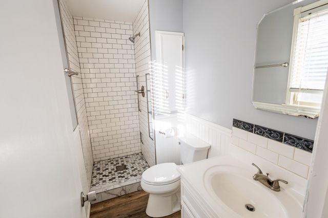 1670 N Wood Ave, Wichita, KS 67212