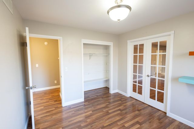 1670 N Wood Ave, Wichita, KS 67212