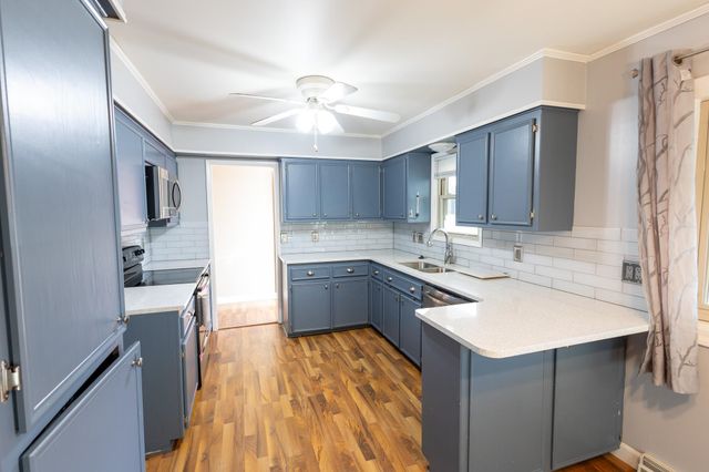 1670 N Wood Ave, Wichita, KS 67212