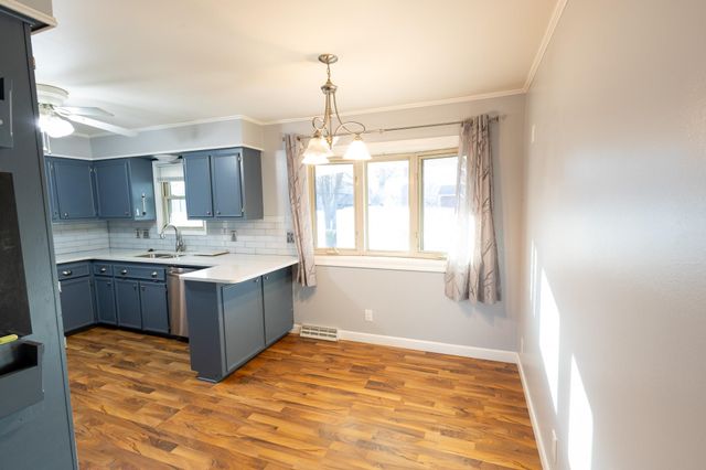 1670 N Wood Ave, Wichita, KS 67212