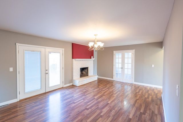 1670 N Wood Ave, Wichita, KS 67212