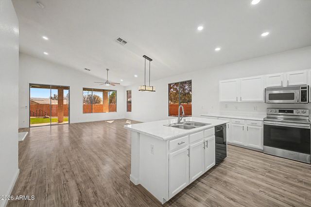 6302 N 69TH Drive, Glendale, AZ 85303