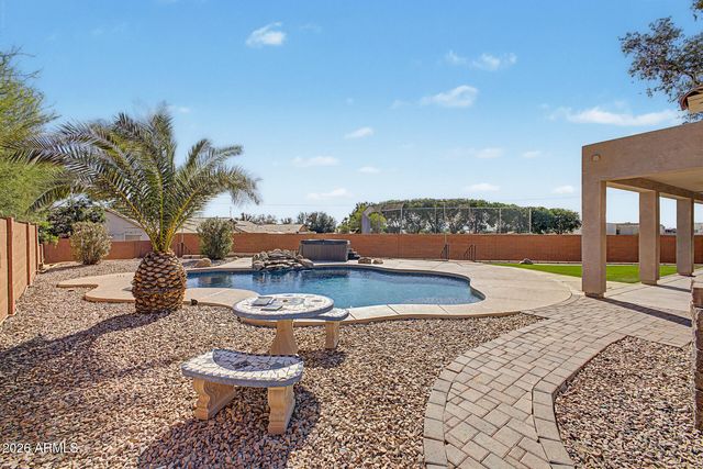6302 N 69TH Drive, Glendale, AZ 85303