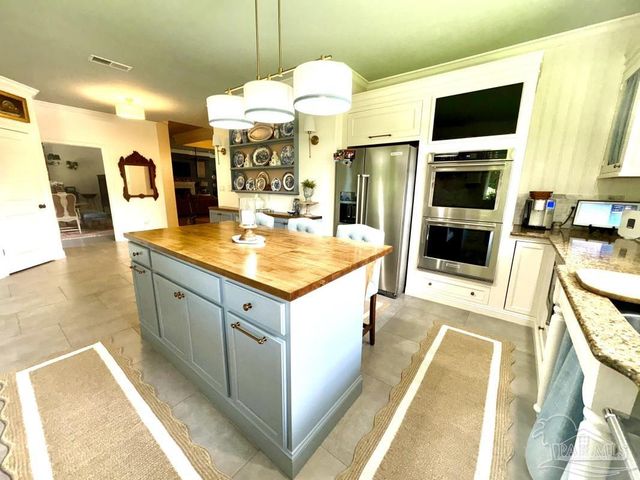 2367 Greenbrier Blvd, Pensacola, FL 32514