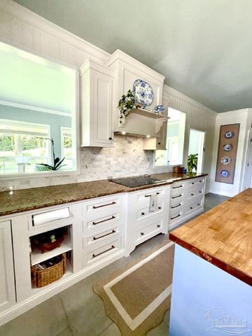 2367 Greenbrier Blvd, Pensacola, FL 32514