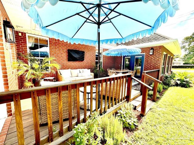 2367 Greenbrier Blvd, Pensacola, FL 32514