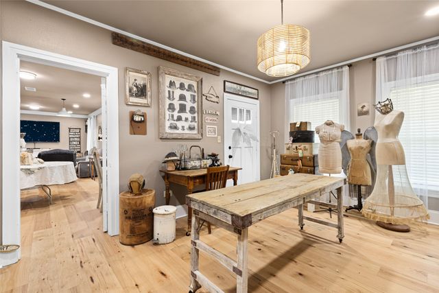 918 N Montgomery Street, Gilmer, TX 75644