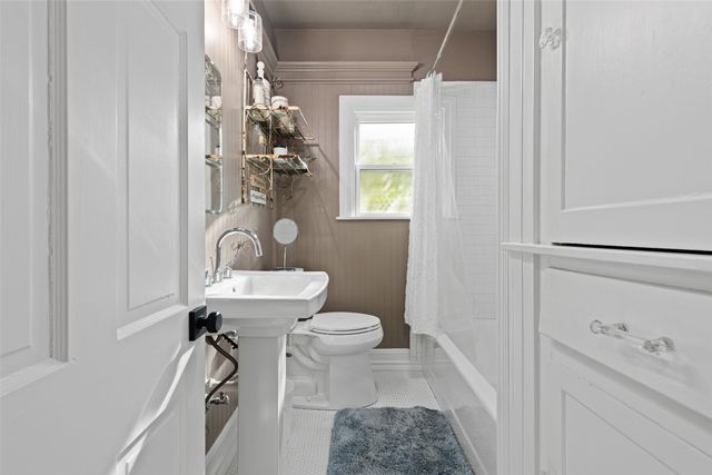 918 N Montgomery Street, Gilmer, TX 75644