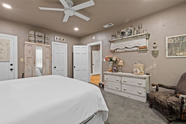 918 N Montgomery Street, Gilmer, TX 75644