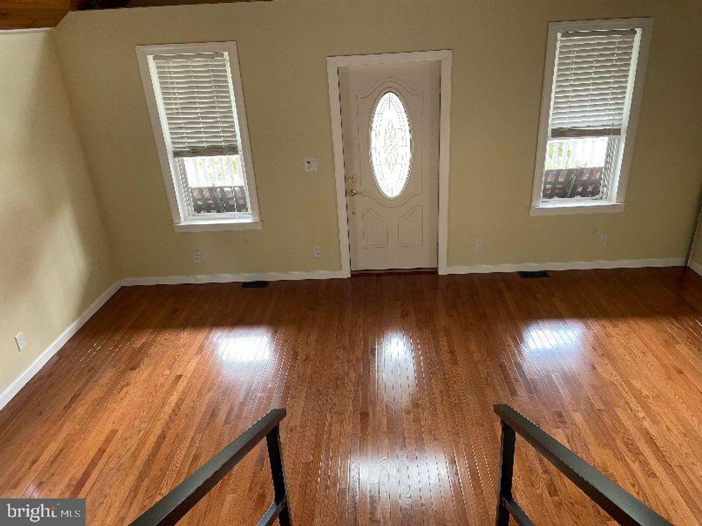 9 N ATLANTIC AVE, STRATFORD, NJ 08084 — photo 4