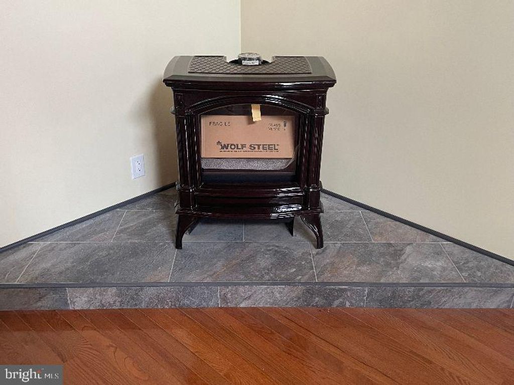 9 N ATLANTIC AVE, STRATFORD, NJ 08084 — photo 5