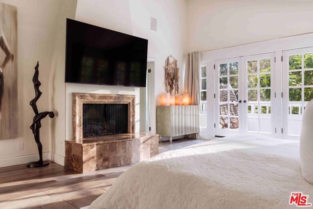 9911 Tower Lane, Los Angeles, CA 90210