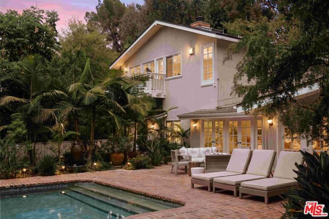 9911 Tower Lane, Los Angeles, CA 90210