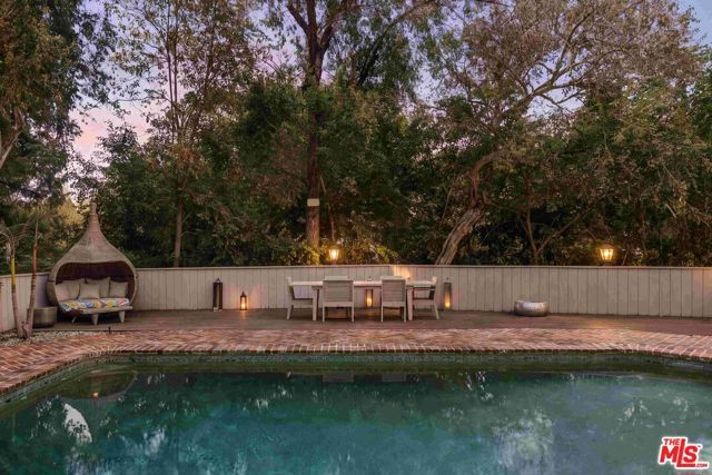 9911 Tower Lane, Los Angeles, CA 90210
