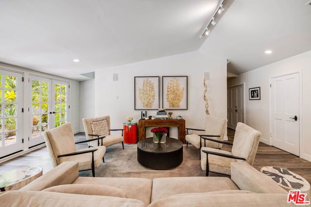 9911 Tower Lane, Los Angeles, CA 90210