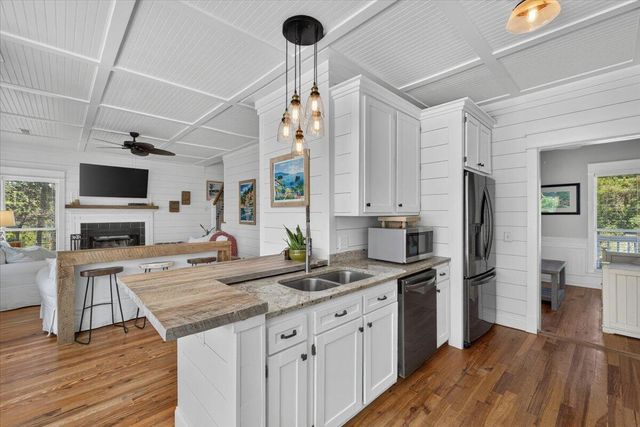 2827 Tradewind Drive, Mount Pleasant, SC 29466