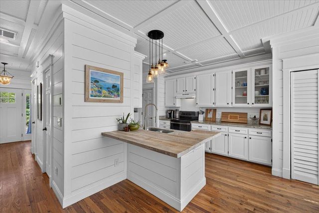 2827 Tradewind Drive, Mount Pleasant, SC 29466