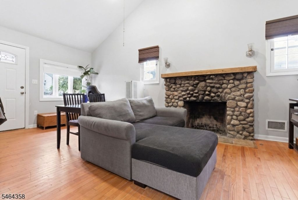 86 Hiawatha Blvd, Parsippany-troy Hills Twp., NJ 07034 — photo 2