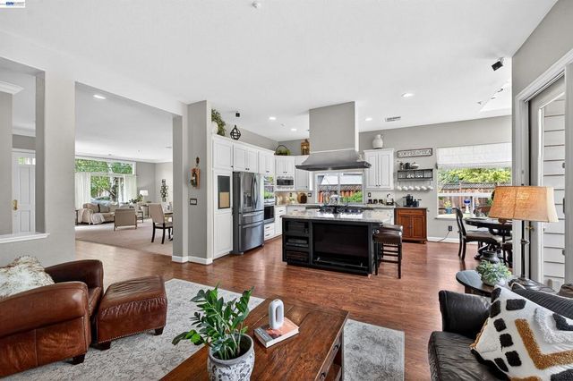 496 Montori Ct, Pleasanton, CA 94566