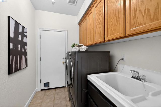 496 Montori Ct, Pleasanton, CA 94566