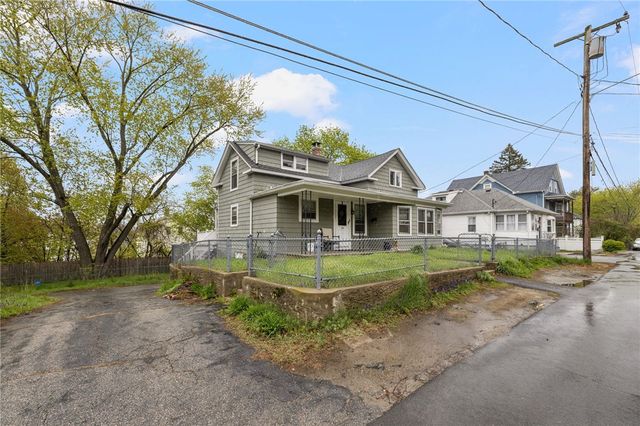 19 Prospect Street, Lincoln, RI 02838