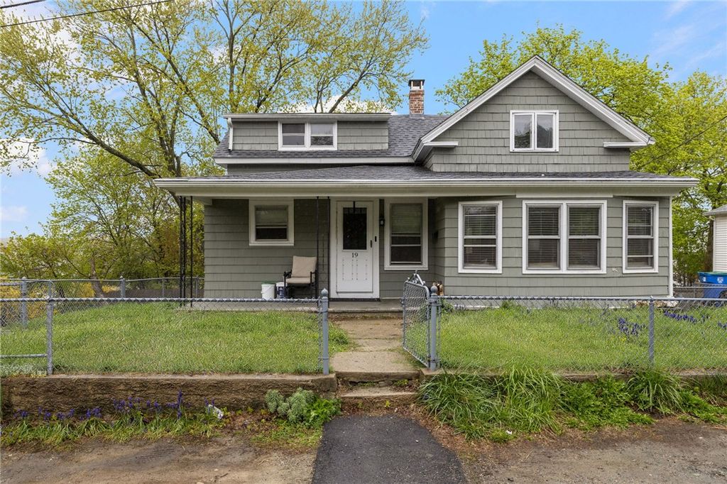 19 Prospect Street, Lincoln, RI 02838