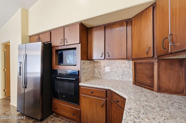 8690 N Maya Court, Tucson, AZ 85742
