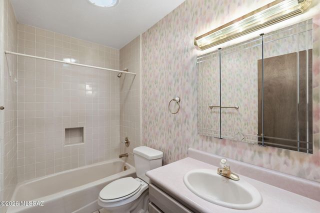 8690 N Maya Court, Tucson, AZ 85742
