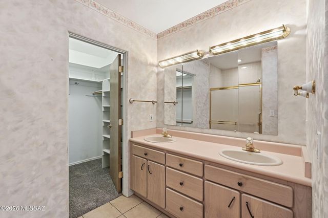 8690 N Maya Court, Tucson, AZ 85742
