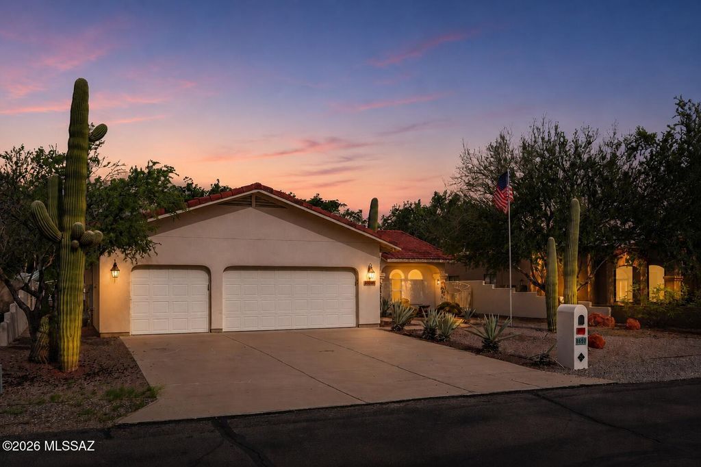 8690 N Maya Court, Tucson, AZ 85742