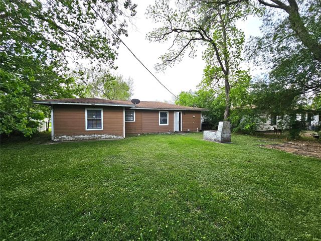 3018 Robinson Boulevard, Texas City, TX 77590
